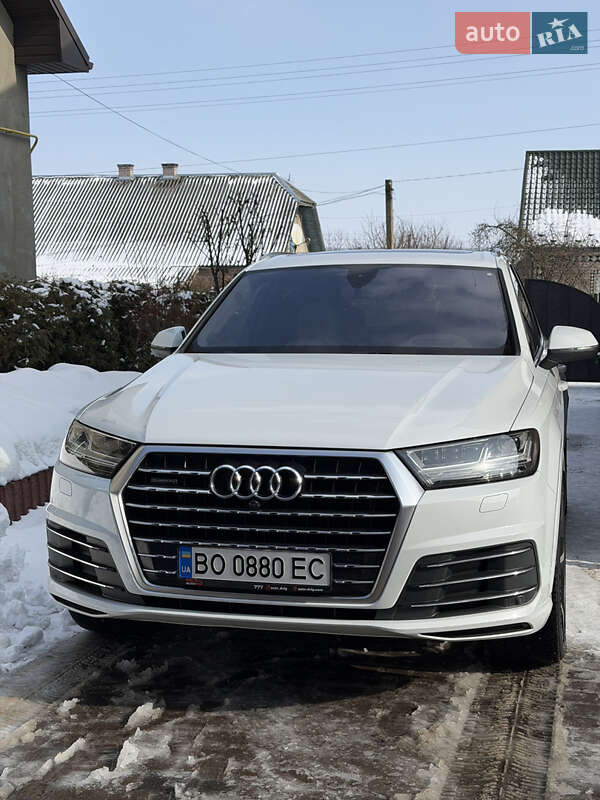 Внедорожник / Кроссовер Audi Q7 2017 в Бучаче