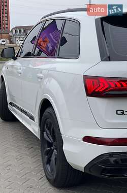 Внедорожник / Кроссовер Audi Q7 2023 в Киеве