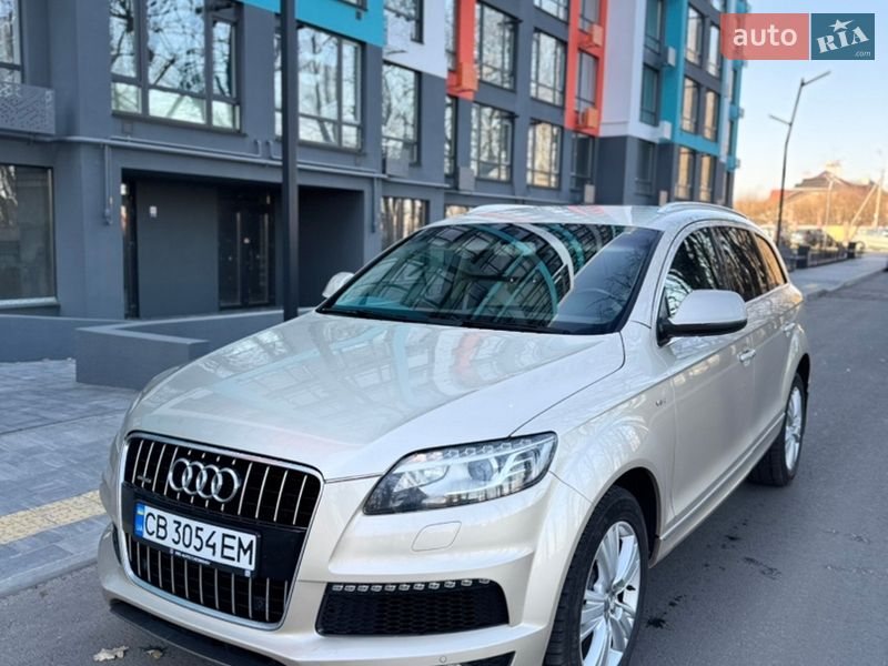 Позашляховик / Кросовер Audi Q7 2010 в Чернігові