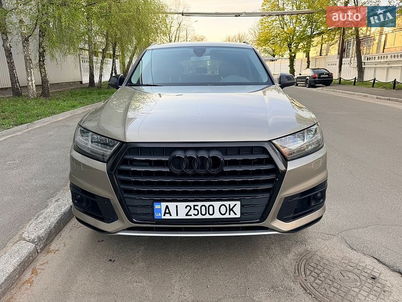 Позашляховик / Кросовер Audi Q7 2015 в Києві