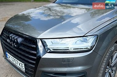 Внедорожник / Кроссовер Audi Q7 2016 в Луцке
