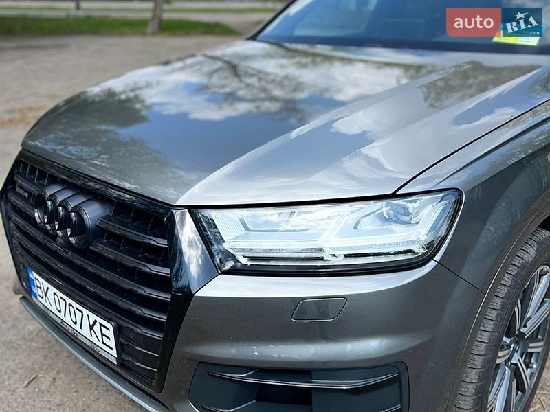 Внедорожник / Кроссовер Audi Q7 2016 в Луцке