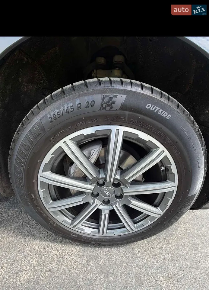 Audi Q7 2018 photo 2