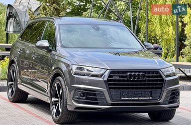 Позашляховик / Кросовер Audi Q7 2018 в Рівному