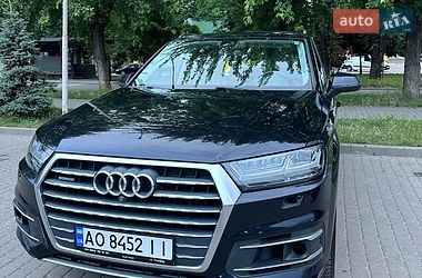 Внедорожник / Кроссовер Audi Q7 2017 в Ужгороде