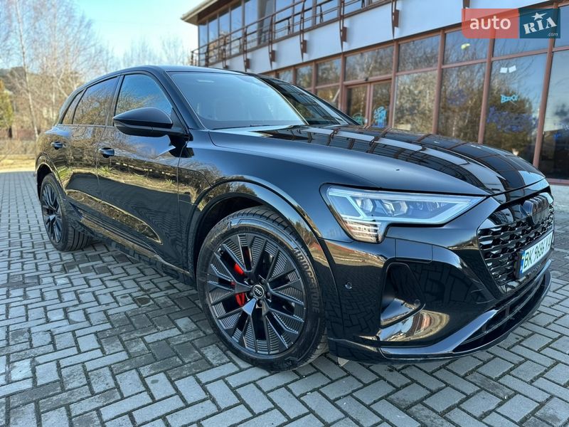 Внедорожник / Кроссовер Audi Q8 e-tron 2024 в Ровно