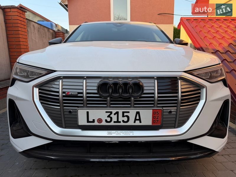 Позашляховик / Кросовер Audi Q8 e-tron 2023 в Тернополі