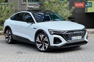 Позашляховик / Кросовер Audi Q8 Sportback e-tron 2023 в Києві