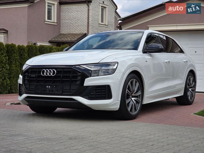 Позашляховик / Кросовер Audi Q8 2019 в Чернівцях