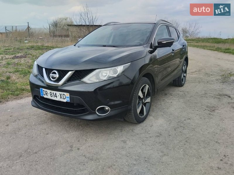 Внедорожник / Кроссовер Nissan Qashqai 2015 в Дубно