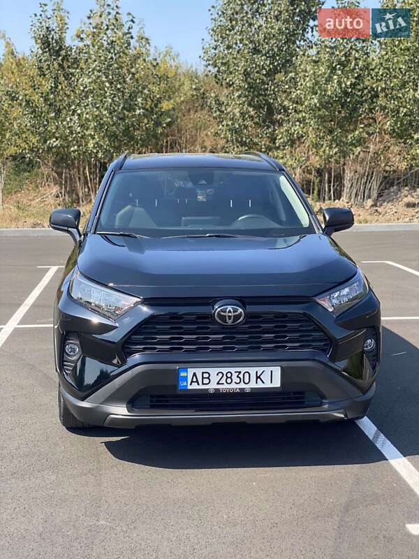 Внедорожник / Кроссовер Toyota RAV4 2019 в Виннице