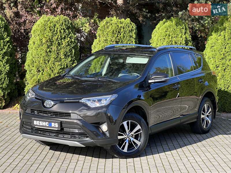 Внедорожник / Кроссовер Toyota RAV4 2016 в Львове