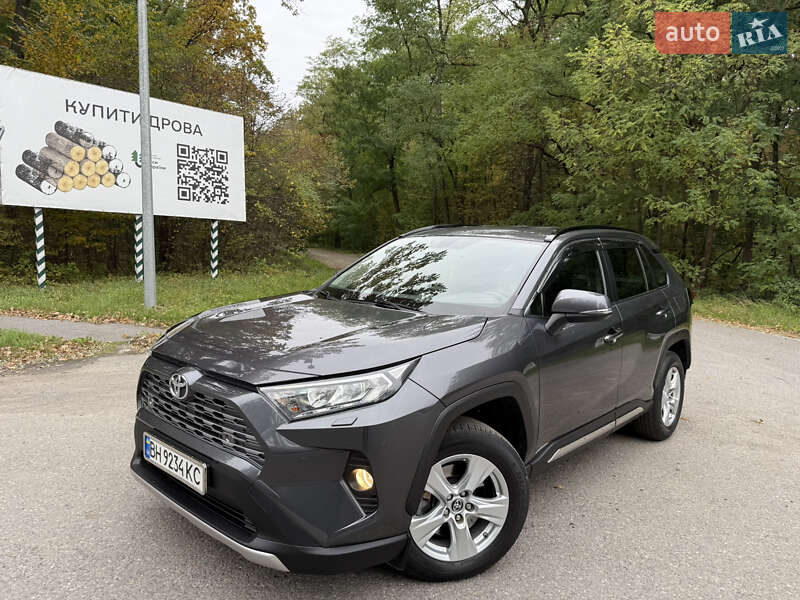 Внедорожник / Кроссовер Toyota RAV4 2019 в Виннице