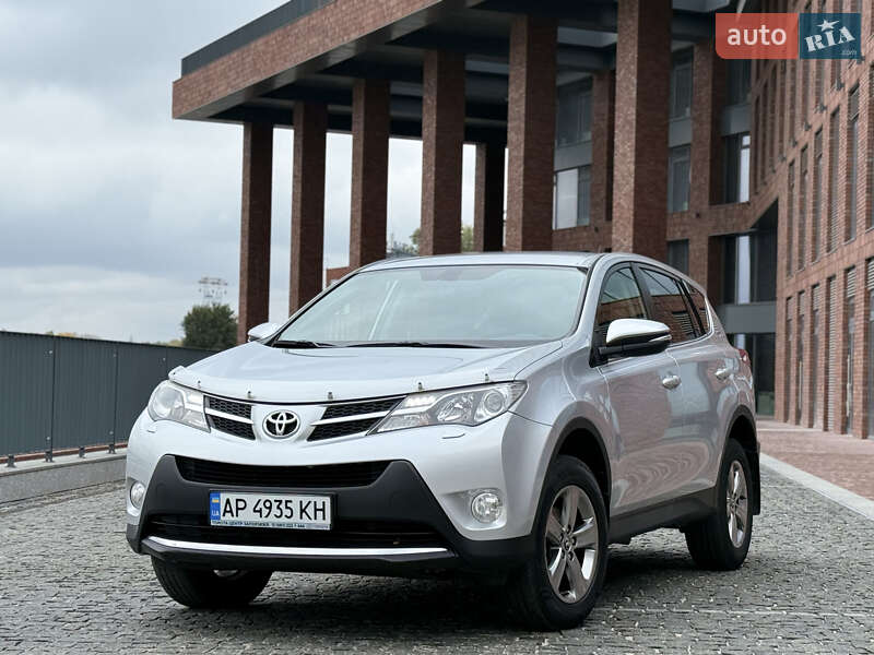 Внедорожник / Кроссовер Toyota RAV4 2015 в Днепре Внедорожник / Кроссовер Toyota RAV4 2015 в Днепре