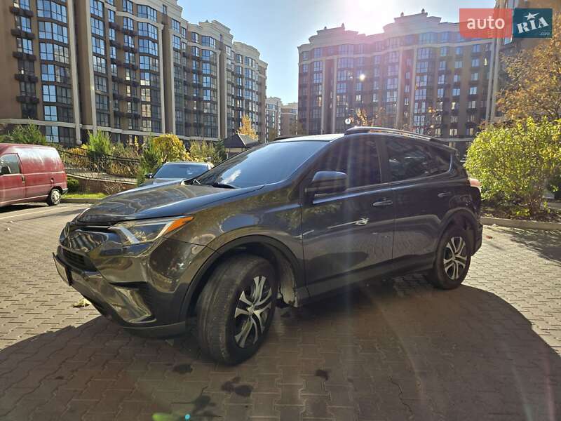 Позашляховик / Кросовер Toyota RAV4 2016 в Києві