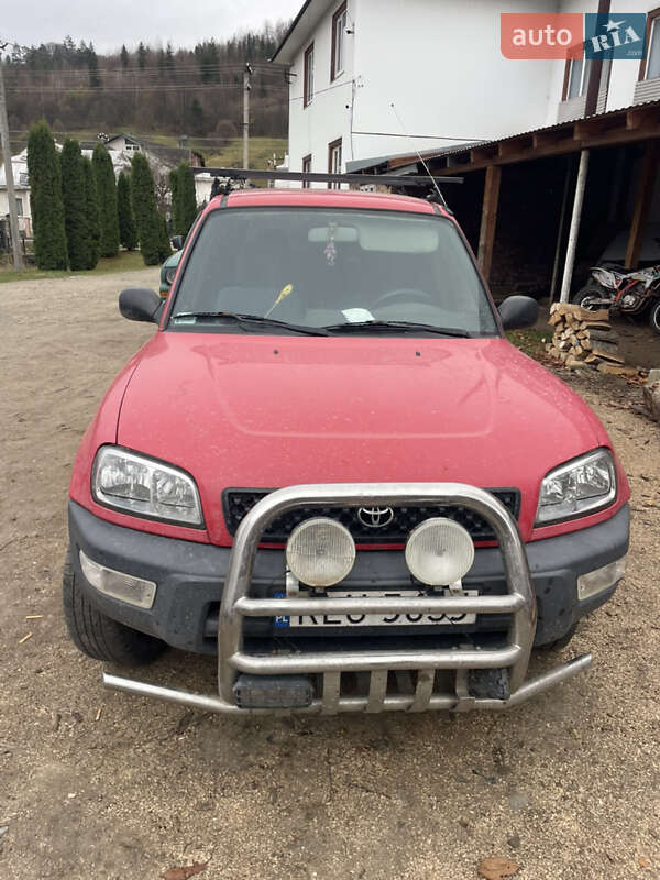 Внедорожник / Кроссовер Toyota RAV4 1998 в Косове