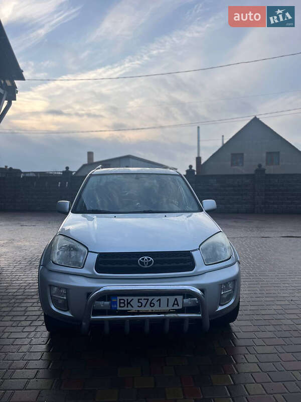 Внедорожник / Кроссовер Toyota RAV4 2002 в Киеве