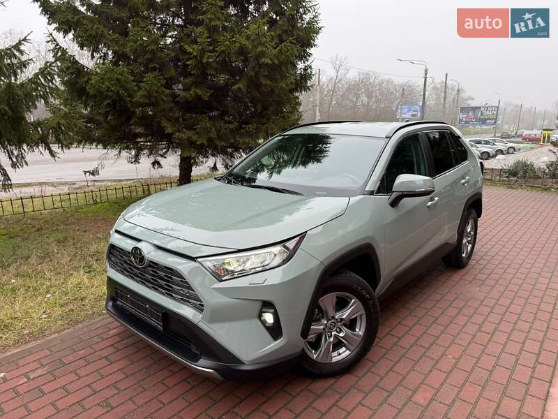 Позашляховик / Кросовер Toyota RAV4 2023 в Черкасах