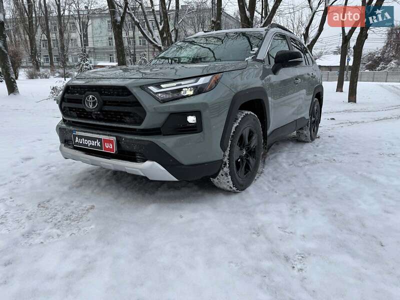 Внедорожник / Кроссовер Toyota RAV4 2022 в Киеве