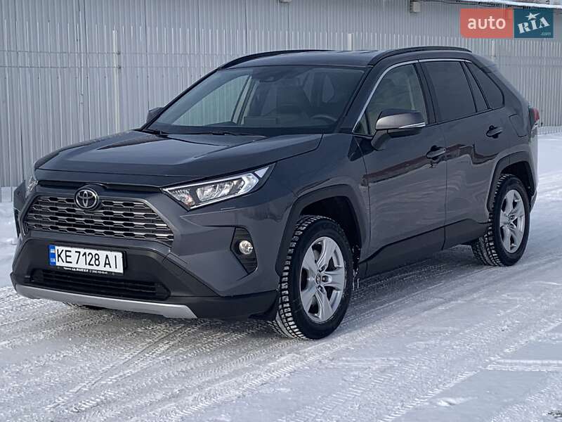 Внедорожник / Кроссовер Toyota RAV4 2018 в Киеве