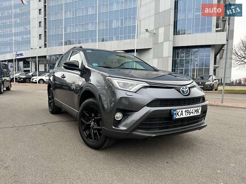 Внедорожник / Кроссовер Toyota RAV4 2017 в Киеве