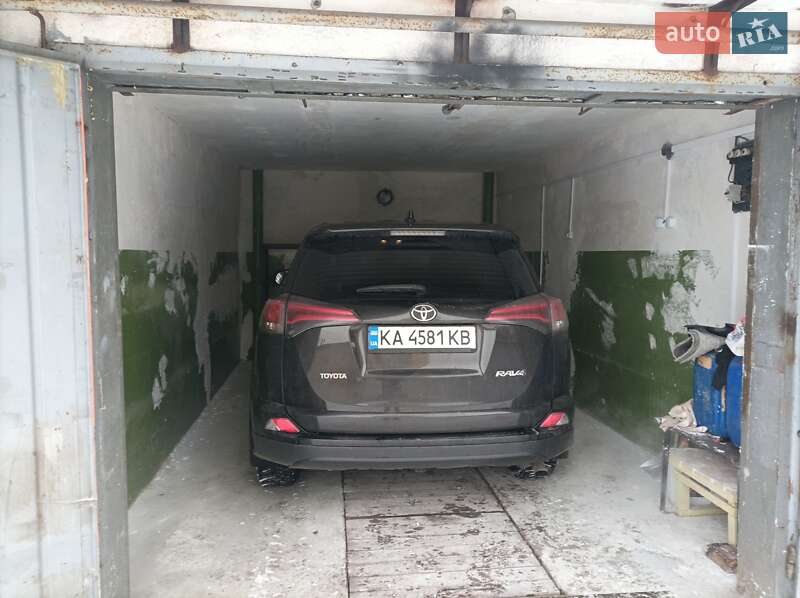 Внедорожник / Кроссовер Toyota RAV4 2018 в Киеве