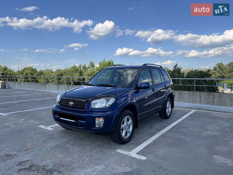 Внедорожник / Кроссовер Toyota RAV4 2003 в Киеве