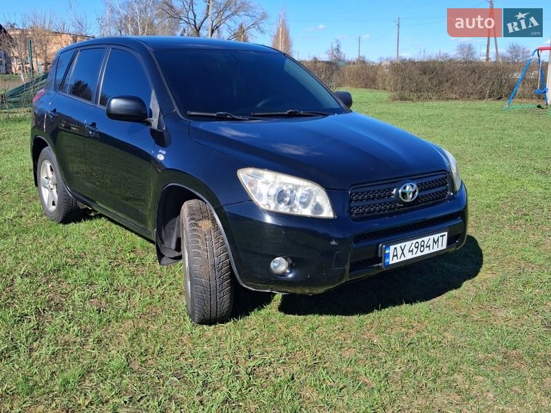 Внедорожник / Кроссовер Toyota RAV4 2007 в Валках