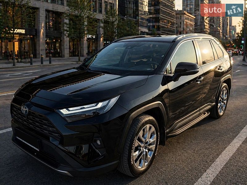 Внедорожник / Кроссовер Toyota RAV4 2023 в Киеве