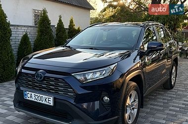 Позашляховик / Кросовер Toyota RAV4 2020 в Черкасах