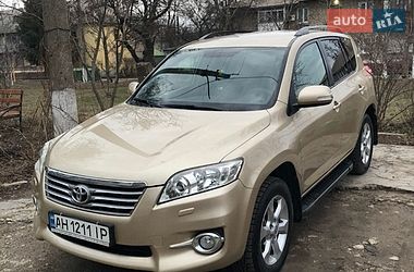 Внедорожник / Кроссовер Toyota RAV4 2010 в Хмельницком