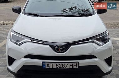 Внедорожник / Кроссовер Toyota RAV4 2018 в Ивано-Франковске