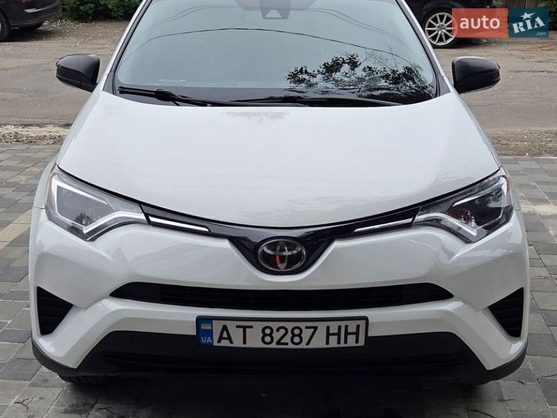 Внедорожник / Кроссовер Toyota RAV4 2018 в Ивано-Франковске