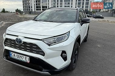 Внедорожник / Кроссовер Toyota RAV4 2021 в Черкассах