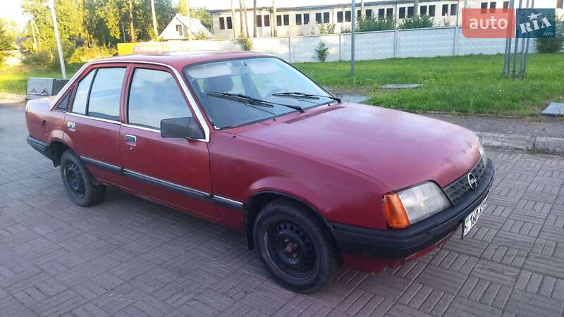 Седан Opel Rekord 1985 в Жидачове