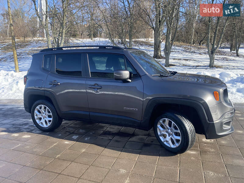Внедорожник / Кроссовер Jeep Renegade 2016 в Светловодске