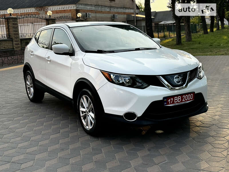 Внедорожник / Кроссовер Nissan Rogue Sport 2018 в Лубнах