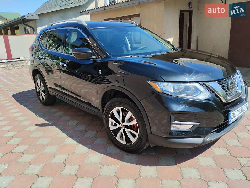 Внедорожник / Кроссовер Nissan Rogue 2019 в Тернополе