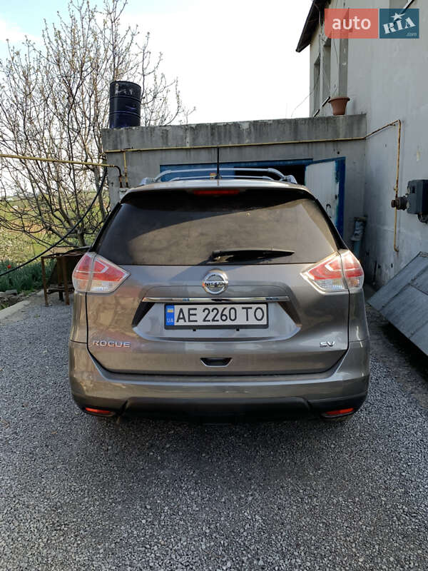 Внедорожник / Кроссовер Nissan Rogue 2016 в Каменском
