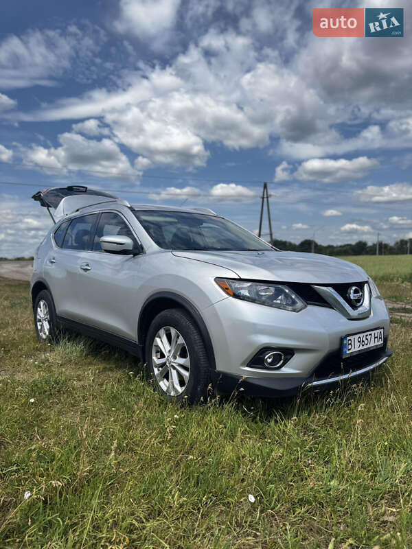 Внедорожник / Кроссовер Nissan Rogue 2016 в Полтаве