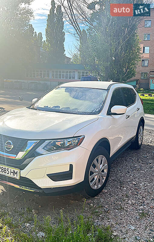 Позашляховик / Кросовер Nissan Rogue 2017 в Полтаві Позашляховик / Кросовер Nissan Rogue 2017 в Полтаві