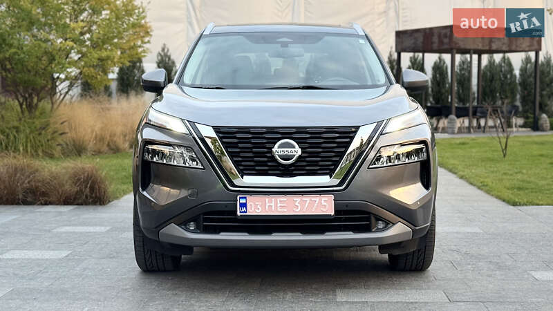 Внедорожник / Кроссовер Nissan Rogue 2021 в Ровно