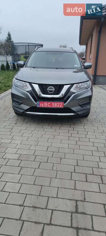 Внедорожник / Кроссовер Nissan Rogue 2017 в Ровно