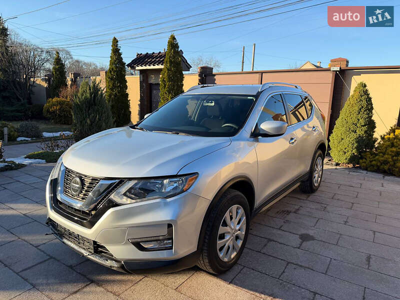 Внедорожник / Кроссовер Nissan Rogue 2017 в Днепре