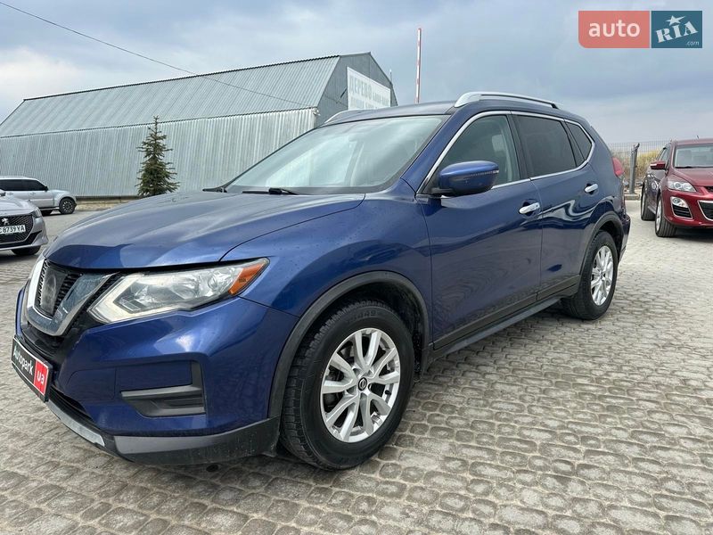 Внедорожник / Кроссовер Nissan Rogue 2017 в Львове
