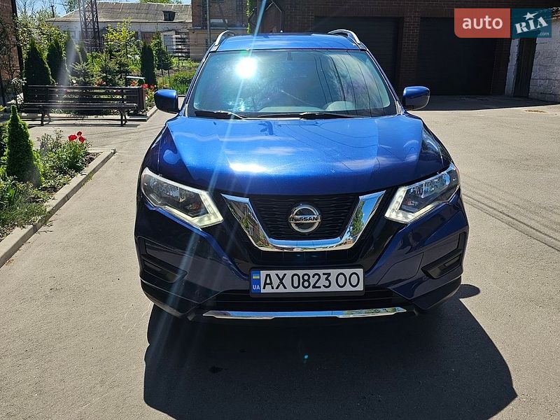 Внедорожник / Кроссовер Nissan Rogue 2016 в Харькове