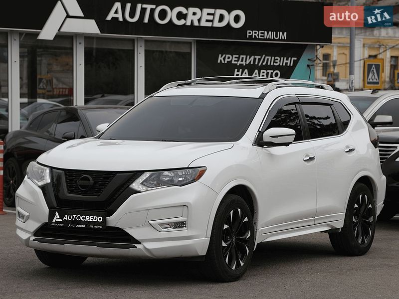 Внедорожник / Кроссовер Nissan Rogue 2016 в Харькове