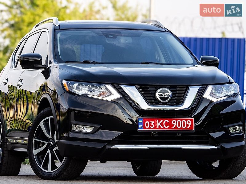 Внедорожник / Кроссовер Nissan Rogue 2019 в Нововолынске