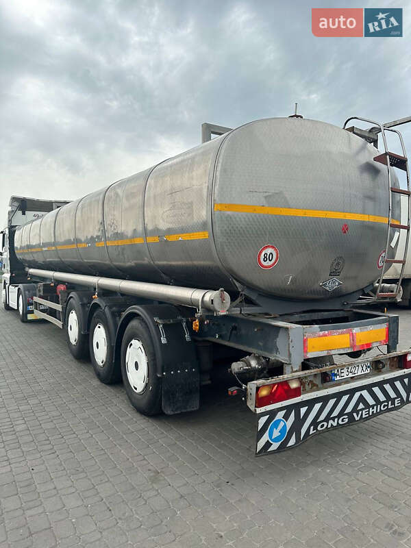 Цистерна полуприцеп Schmitz S-01 2002 в Павлограде