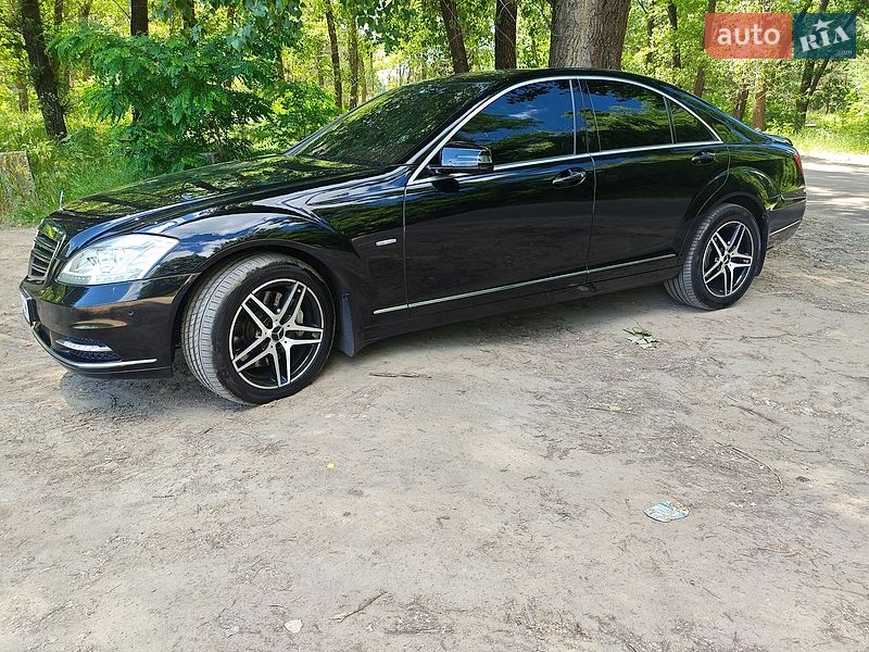 Седан Mercedes-Benz S-Class 2011 в Кропивницком